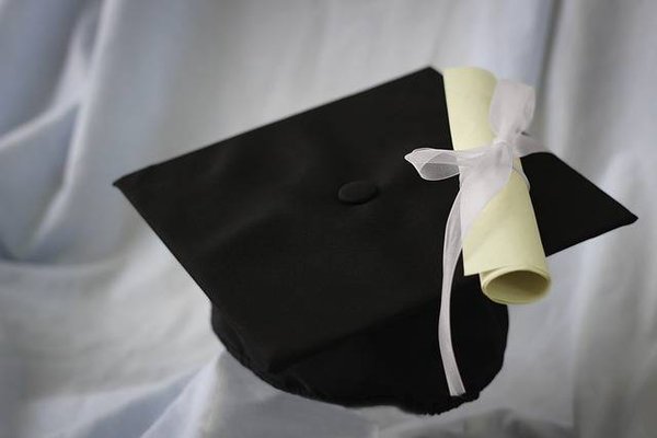 Quels sont les diplômes qui donnent accès à l'enseignement supérieur ?